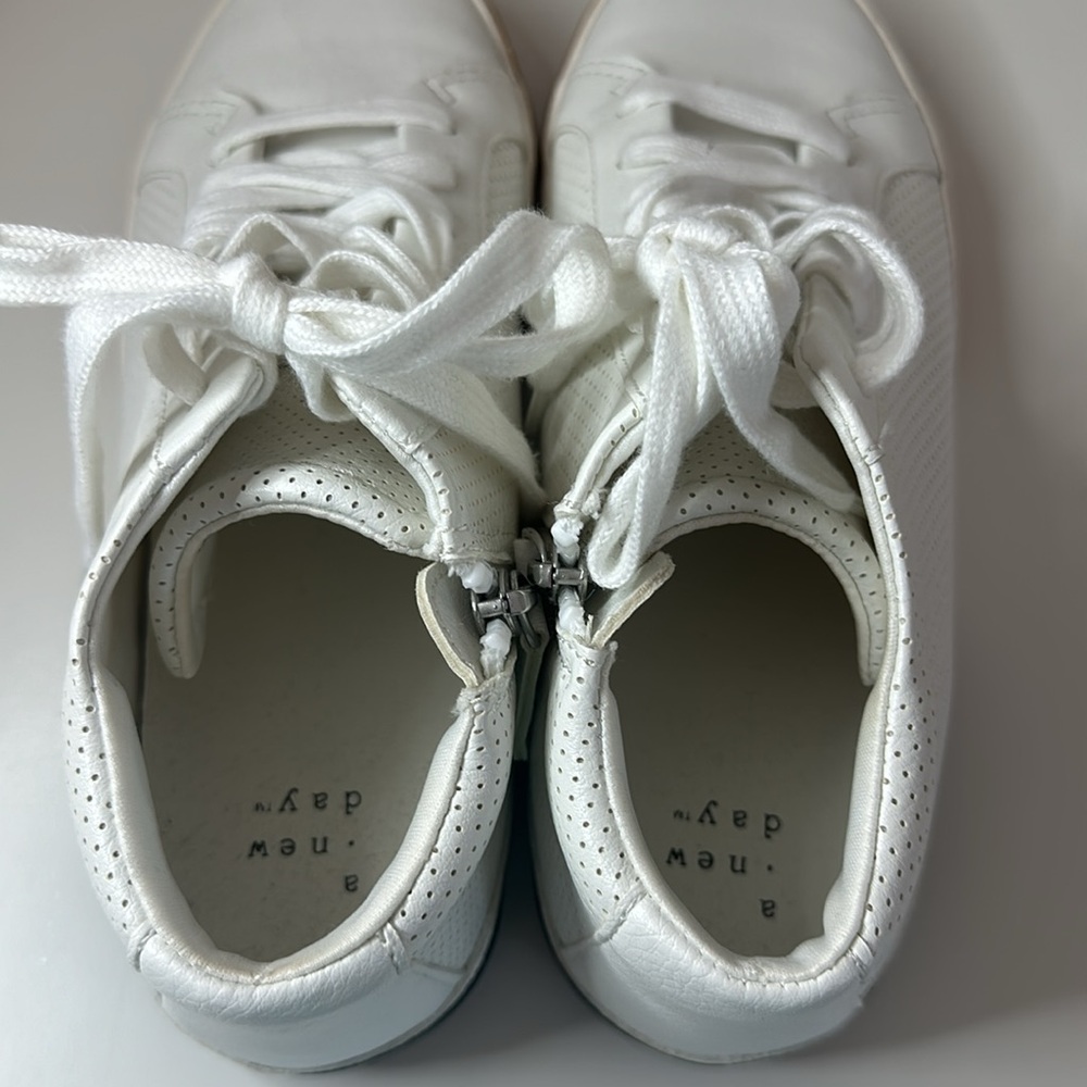 A New Day white leather sneakers - Picture 3 of 5